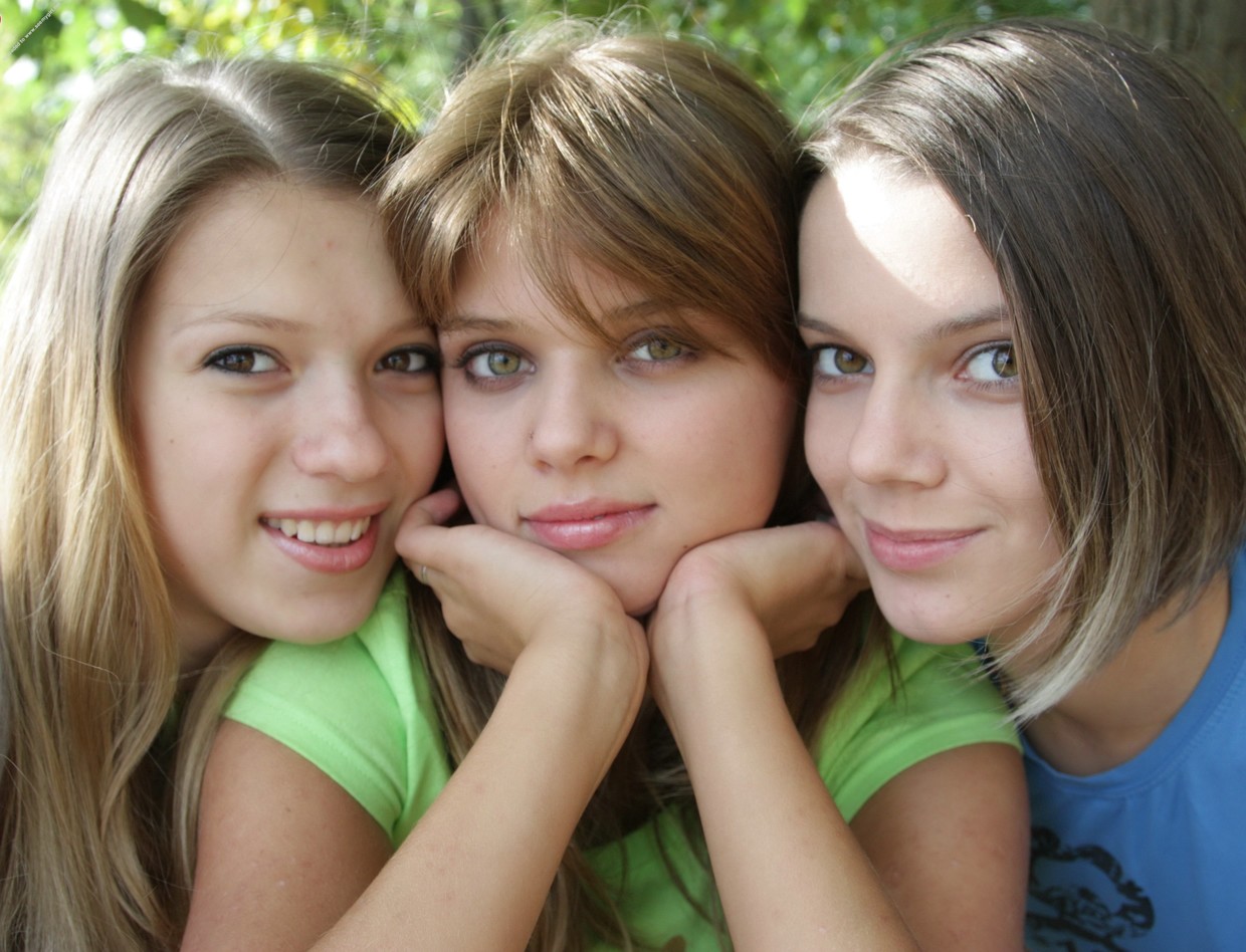 Молодые Русские Подружки Пробуют Лесби Секс